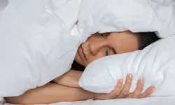 Beynin pirinç tanesi büyüklüğündeki bölgesi incelendi! Gece sık sık uyananlar yku Alzheimer mı oluyor?