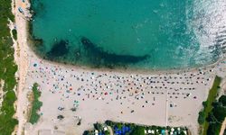 Ailece deniz keyfi için Urla'nın en gözde plajı: İzmir'e 1 saat uzaklıkta masmavi bir cennet! Hem ücretsiz hem de doğal