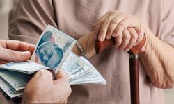 Milyonlarca emeklinin gözü kulağı hesaplarda! Maaş farkı ne zaman yatacak, ne zaman ödenecek? SGK ödeme takvimi