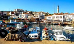 Mavi ve tarih bu adada buluşuyor, şehirden uzak, huzura yakın! Masalsı kaçamağa hazır olun