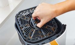 Tezgahı mahveden o gizli tehlike! Airfyer kullananlar dikkat: Airfryer tabanını pırıl pırıl yapacak tüyolar!
