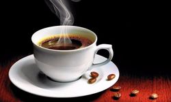 Uyanır uyanmaz kahve içenler dikkat! Meğer pek çok zararı varmış