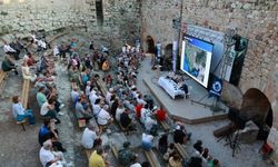 Gediz ve Körfez'in kirliliği Foça'da tarihi kalede masaya yatırıldı