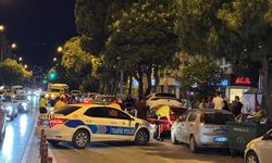 Direksiyon başında rahatsızlandı! Park halindeki araçlara çarpan sürücü hayatını kaybetti
