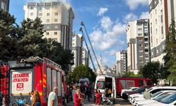 11 katlı binanın çatısında korkutan yangın! Can pazarı yaşandı