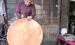 Bakırcılar çarşısında tarih gibi meslekler hayatta kalma mücadelesi veriyor