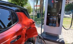 Bayraklı’da elektrikli araç sahiplerine müjde! 10 noktada 20 şarj ünitesi hizmette