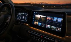 Araç ekranlarında yeni dönem: CarPlay artık video oynatabilecek!