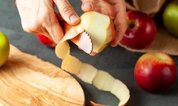 Çoğu kişinin attığı elma kabuğu meğer şifa deposuymuş! Lif, vitamin, antioksidan: Vücuda etkileri şaşırtıyor