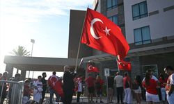 Dünya Kupası öncesi ilk durak! Özel uçakla Arizona’ya gelen Milliler, taraftarla buluştu