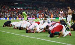 Fas Hollanda engelini aştı! Turu secdeyle kutladılar