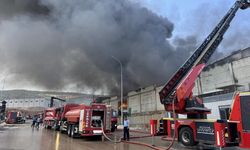 Tekstil fabrikasında alevler yükseldi! OSB’de yangın: İtfaiye ekipleri bölgeye sevk edildi