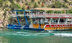 Gezi teknesi sürüklendi! 50 turist tahliye edildi