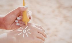 Güneş kremi seçerken SPF tek başına yeterli değil! Uzmanı sıraladı: Hangi güneş kremi kime uygun?