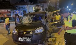 Hafif ticari araç temizlik işçisine çarptı: Hastaneden acı haber geldi