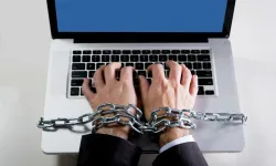 İnternet bağımlılığı geleceğin en büyük sorunu mu? Uzmandan kritik uyarı: 10 yıl sonra ne olacak?