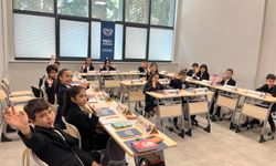 İzmir'de çocuklar dünya meseleleri için İngilizce çözüm üretti