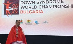 İzmir’e altın madalya! Alper Öztürk cimnastikte zirveye çıktı
