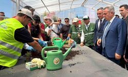 Kemalpaşa’da öğrenciler için yeni merkez açıldı: 20 bin fide toprakla buluştu