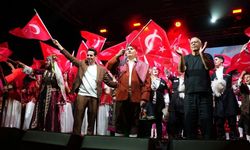 Kemalpaşa’da 53. Altın Kiraz Festivali rekor katılımla tamamlandı