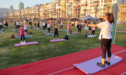 Kordon sahilinde spor dolu gün: Yoga ve aerodans bir arada
