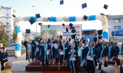 Karabağlar’da ikinci bahar mezuniyeti: 60 yaş üstü kursiyerler kep attı