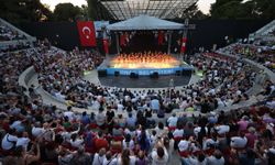 Konak’ta 20 yıllık gelenek devam ediyor: 400 dansçı aynı sahneye çıkacak