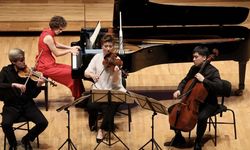 İzmir'de klasik müzik gecesi: Notos Quartett büyüledi