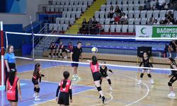 Mini kızlar kategorisinde şampiyon Kurşun Spor!