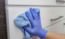 Mavi mikrofiber bezlerin görevi şaşırttı! Evde en sık kullanılan alanlarda meğer bu işe yarıyormuş