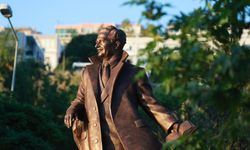 Nazım Hikmet Karabağlar'da adını taşıyan parkta anıldı