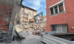 Buca Onat Tüneli’nde kritik süreç: Hasarlı yapılar tek tek yıkılıyor