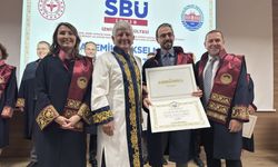 İzmir’de görevde yükselen ve yeni atanan 238 akademisyene tören!