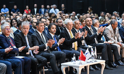 Sigorta sektörü İzmir’de buluştu: Dört bin beş yüz seksen üç profesyonel aynı çatı altında