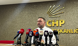 Gümrükçü, görevinin ilk gününde! “Senin yaşından fazla CHP’liyim”