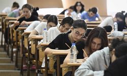 YKS öncesi kritik uyarı: Makyaj yapan adaylar dikkat! Bu eşyalarla sınava giremeyeceksiniz