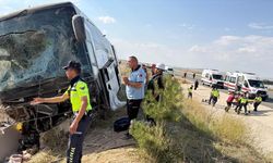 Yolcu otobüsü şarampole savruldu! Çok sayıda yaralı var