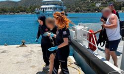 Gezi teknesinden hastaneye! Yaralı yolcu tahliye edildi