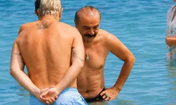 Alaçatı'da renkli anlar! Yılmaz Erdoğan ve Caner Erkin denizde halay çekti