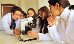 Bornova’da çocuklar için bilim dolu yaz programı başladı