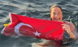 Milli yüzücü Aysu Türkoğlu Japonya'da tarih yazdı: 45 kilometrelik zorlu parkuru 13 saat 44 dakikada geçti