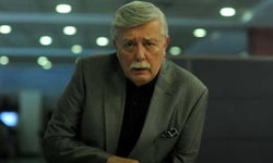 Türk basınının ve spor dünyasının acı kaybı: Aziz Üstel, hayatını kaybetti