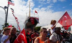 Bandırma Vapuru 3,5 kilometre yürütülerek yeni yerine taşındı
