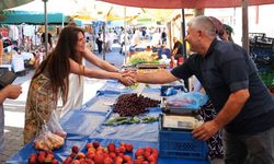 Başkan Denizli Alaçatı Pazarı’nda! Talepleri tek tek dinledi