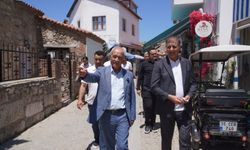 Başkan Tugay Seferihisar'da sahaya indi: "Omuz omuza çalışmaya devam edeceğiz"