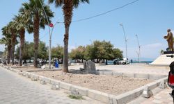 Belediye duyurdu: Yenifoça sahili baştan sona yenileniyor!