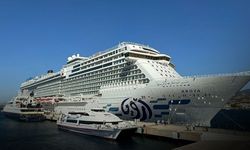 Bodrum’a iki kruvaziyer birden geldi! 3 bin 292 turist ilçeye akın etti
