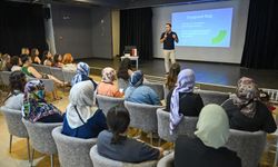 Bornova'da ebeveynlerin sık yaptığı hatalar masaya yatırıldı!