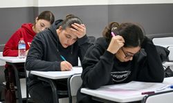 Bornova’da ücretsiz eğitim başarısı: Öğrenciler YKS ve LGS’de dereceye girdi
