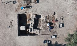 Çanakkale'deki Apollon Smintheus'ta heyecanlandıran keşif! 1.300 yıllık depo küpü gün yüzüne çıkarıldı